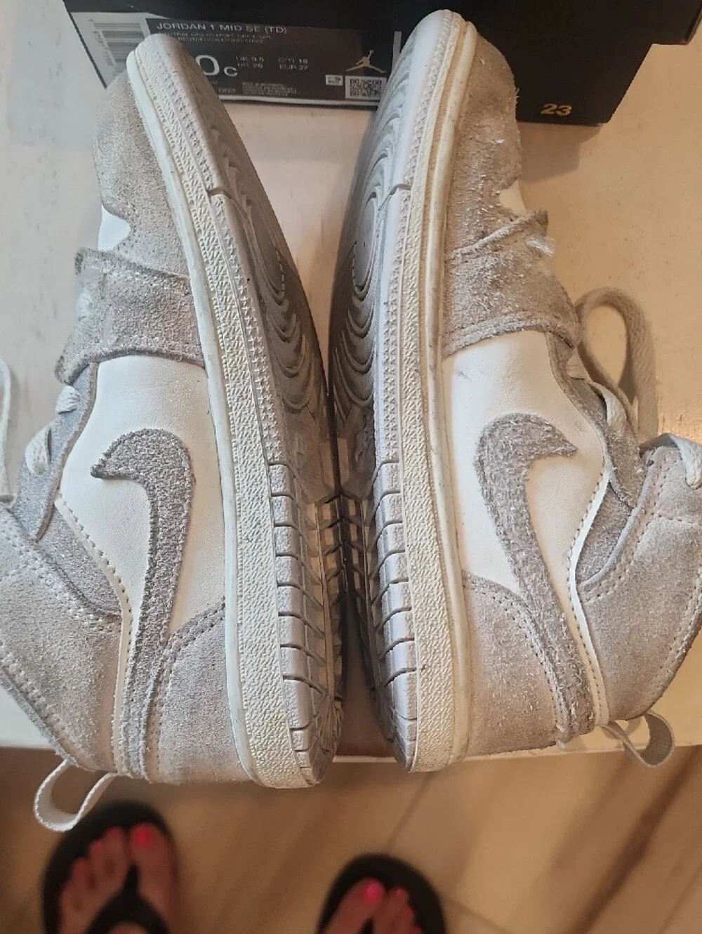 Nike kids mid